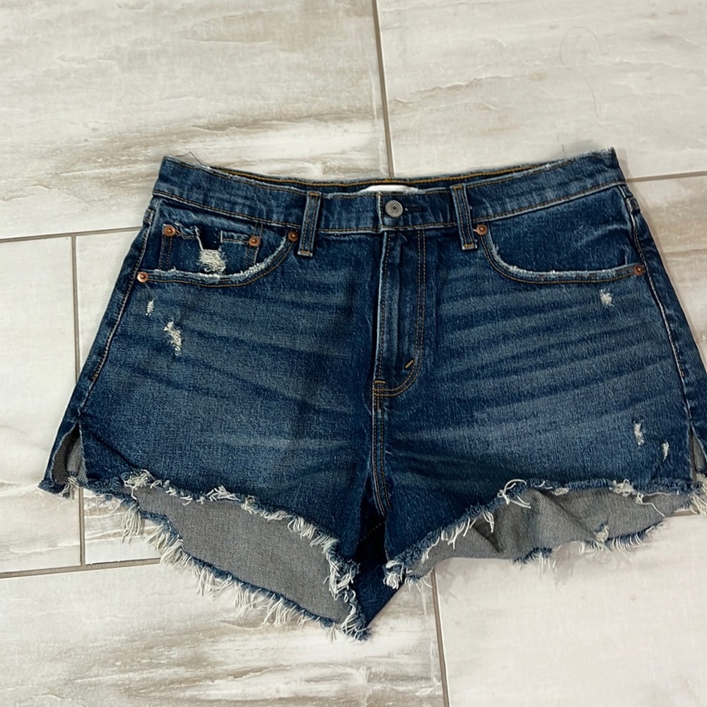 Abercrombie & Fitch Mid Rise Mom Short Curve Love